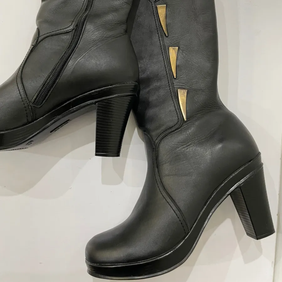 بوت پاشنه دار چرم 40