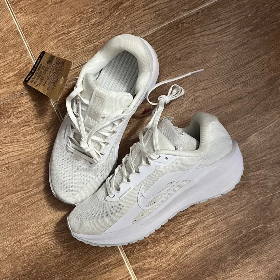 کتونی نایکی سفید