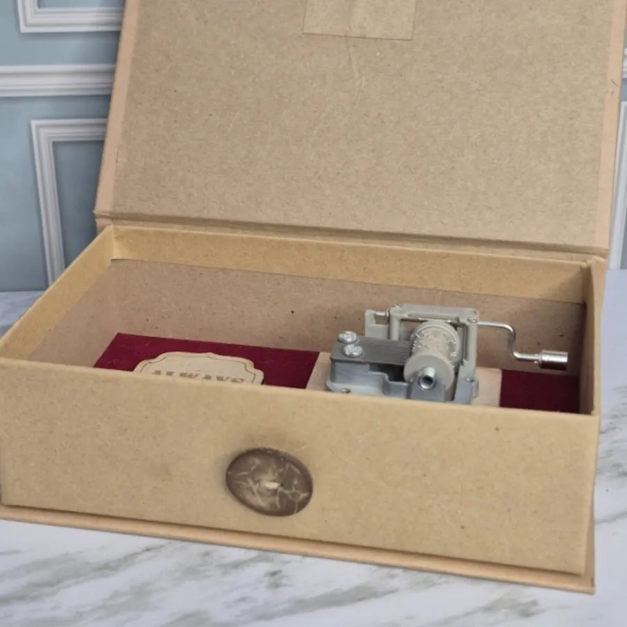 جعبه موزیکال let it be