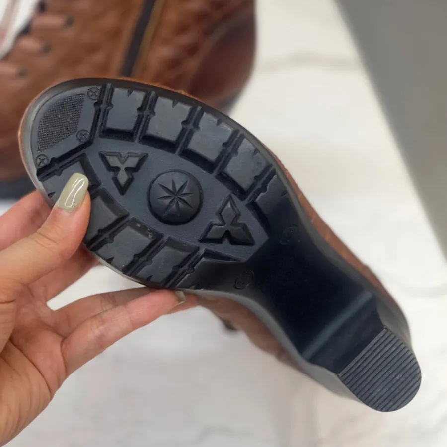 نیم بوت چرم کاملا نو