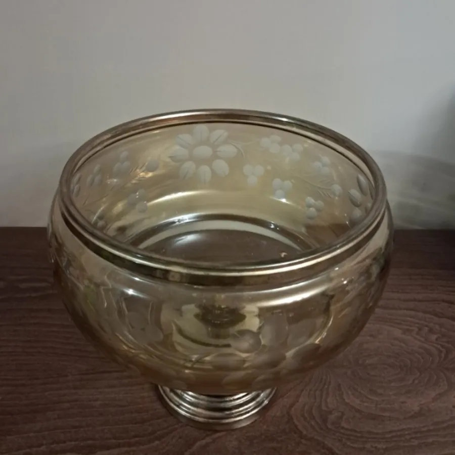 میوه خوری بزرگ قدیمی