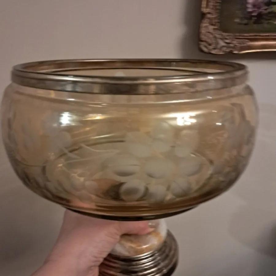 میوه خوری بزرگ قدیمی