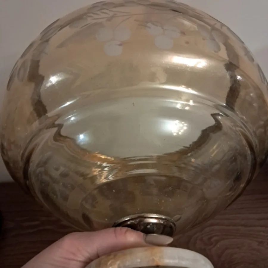 میوه خوری بزرگ قدیمی