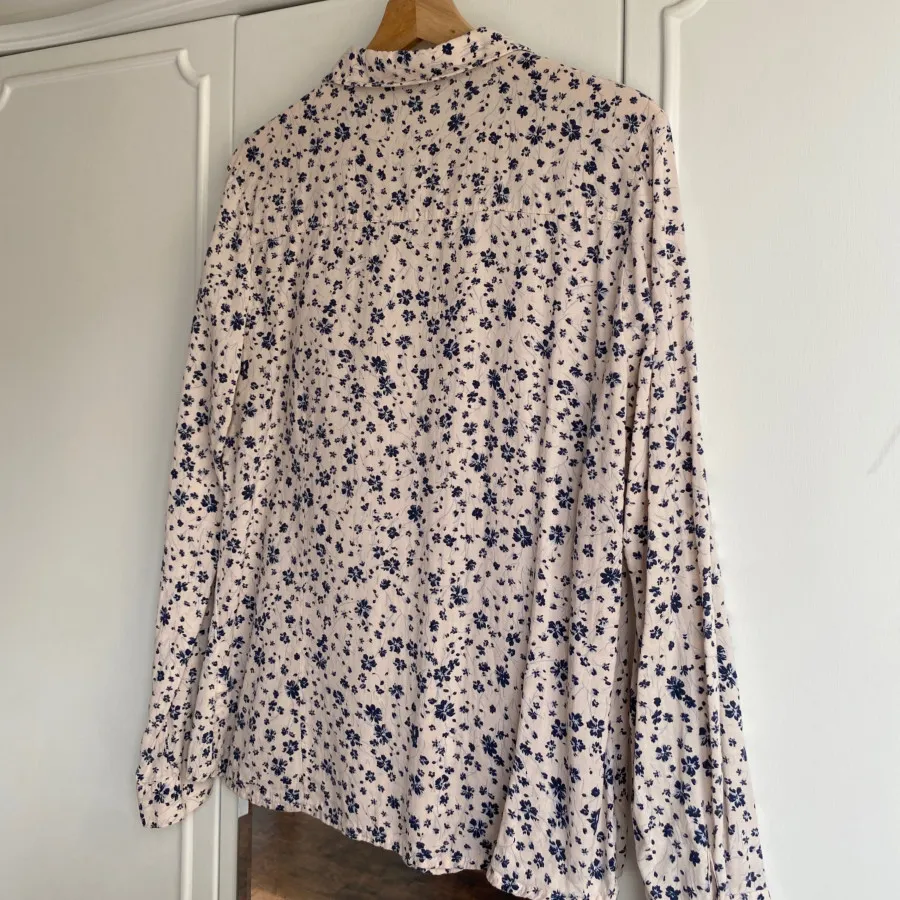 بلوز گل‌گلی? LC WAIKIKI