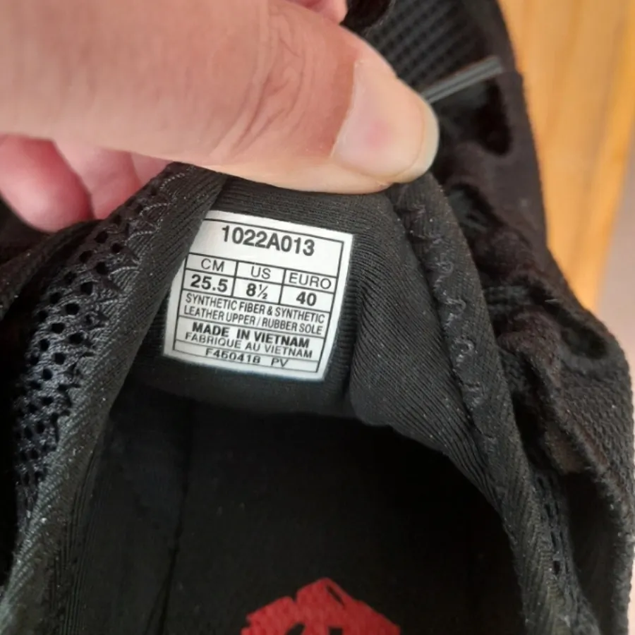 برند Asics سایز 39 ، 40