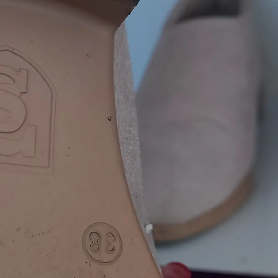 کفش فوق‌العاده شیک