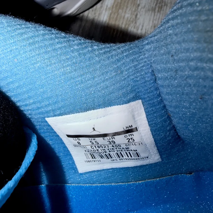 کتونی جردن 4