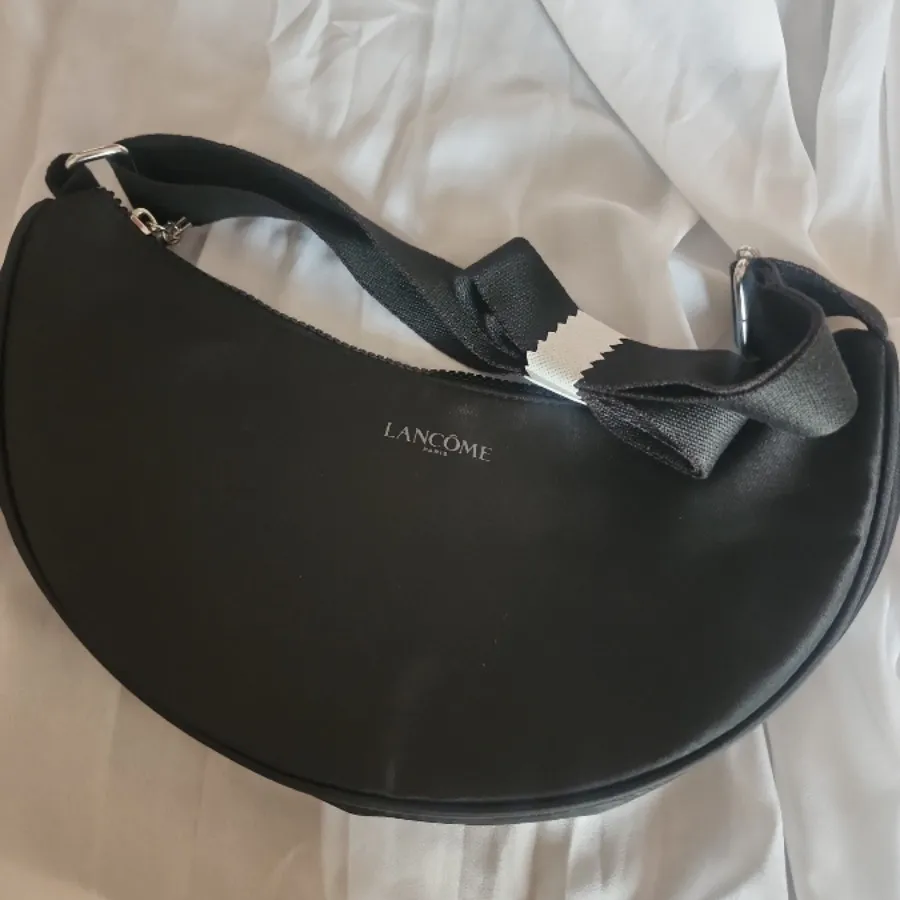 کراس بادی Lancôme