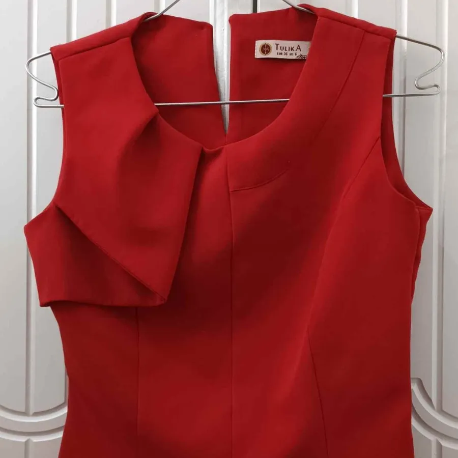 تاپ دامن قرمز