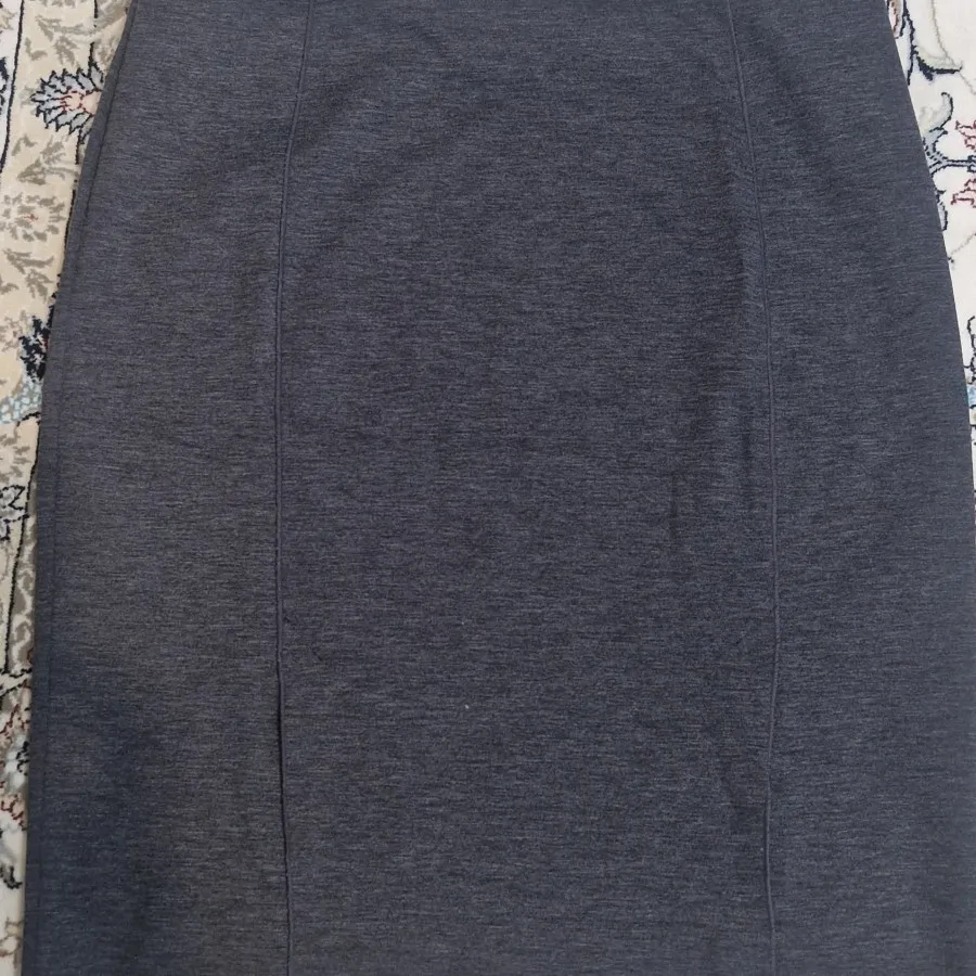 دامن کش دو چاک دار در جلو