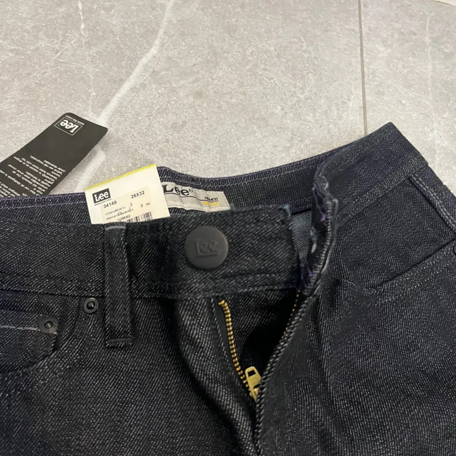 شلوار فاق کوتاه