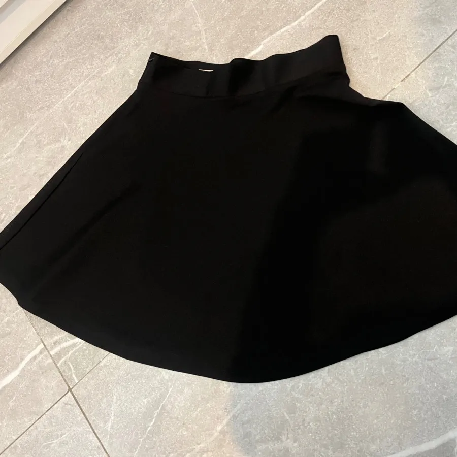 دامن عروسکی