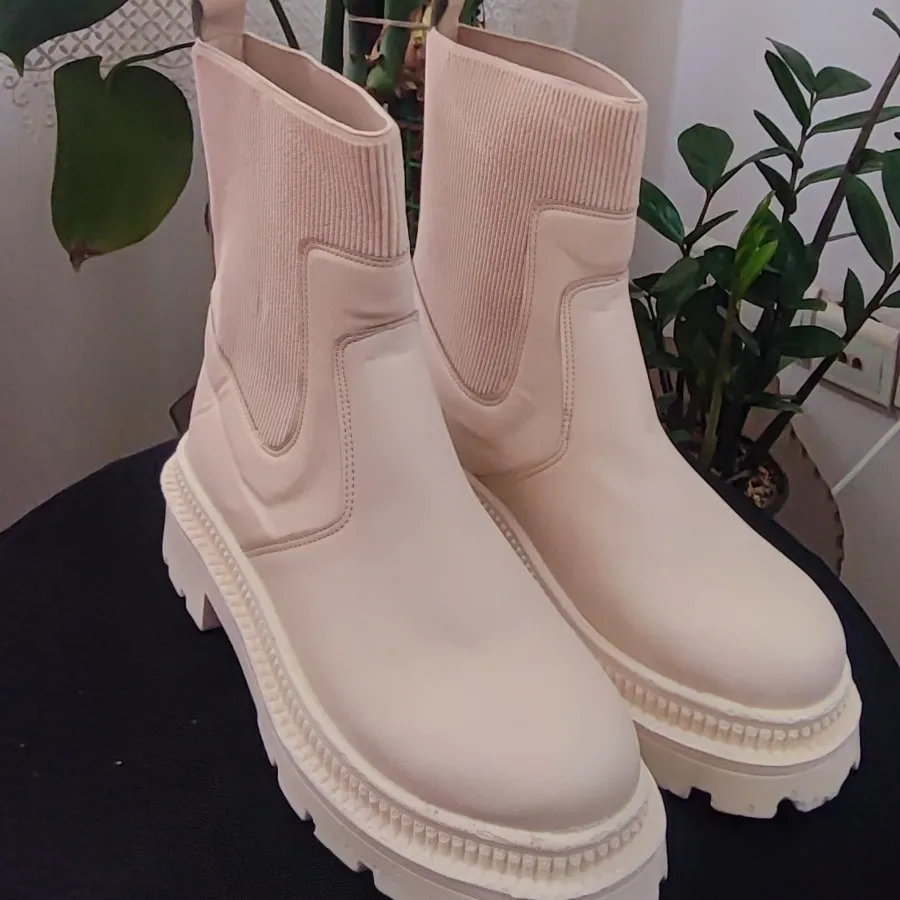 نیم بوت کرمی