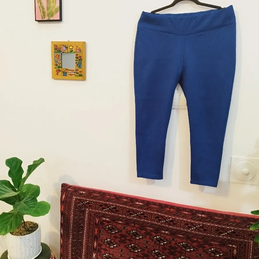 شلوار مخمل آبی نفتی