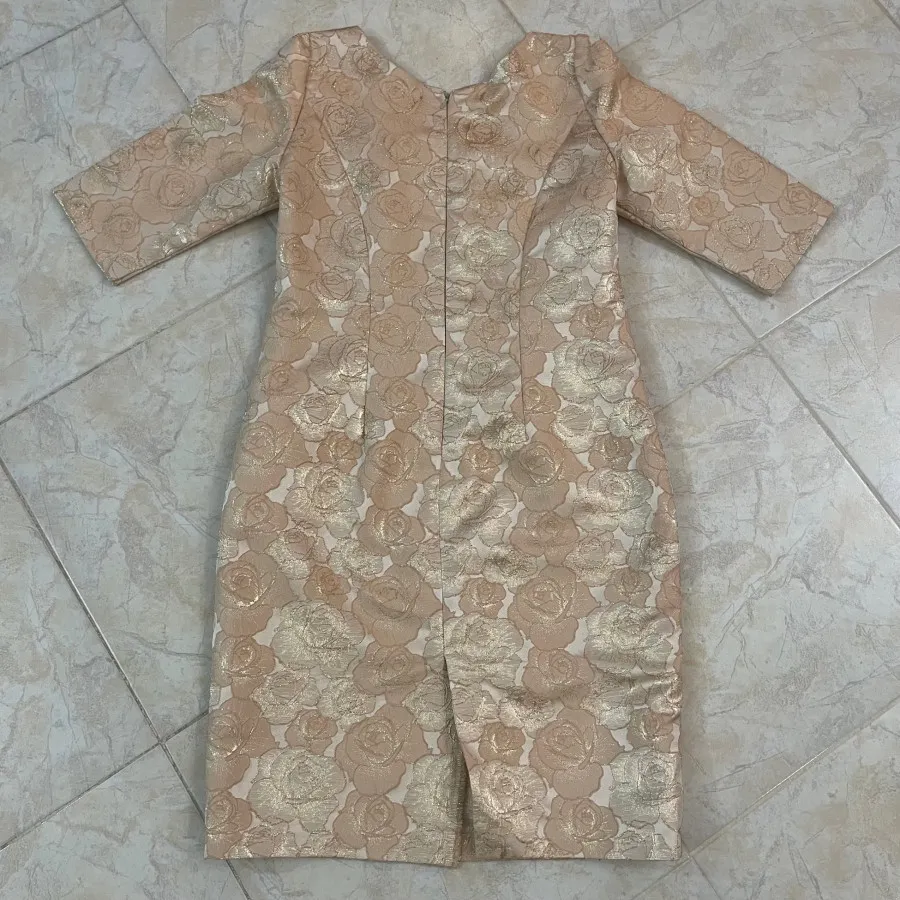 پیراهن کرم طرحدار