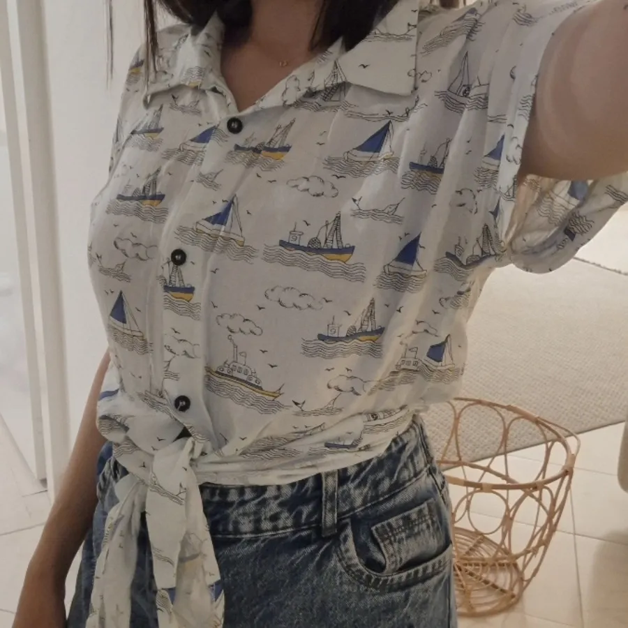 بلوز آستین دار دکمه ای