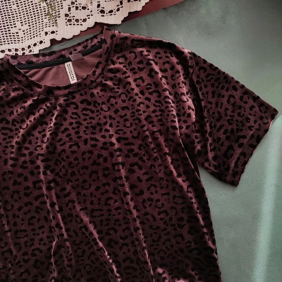 بلوز مخمل لاکچری شرابی