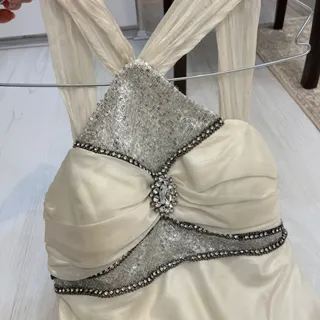 پیراهن نامزدی