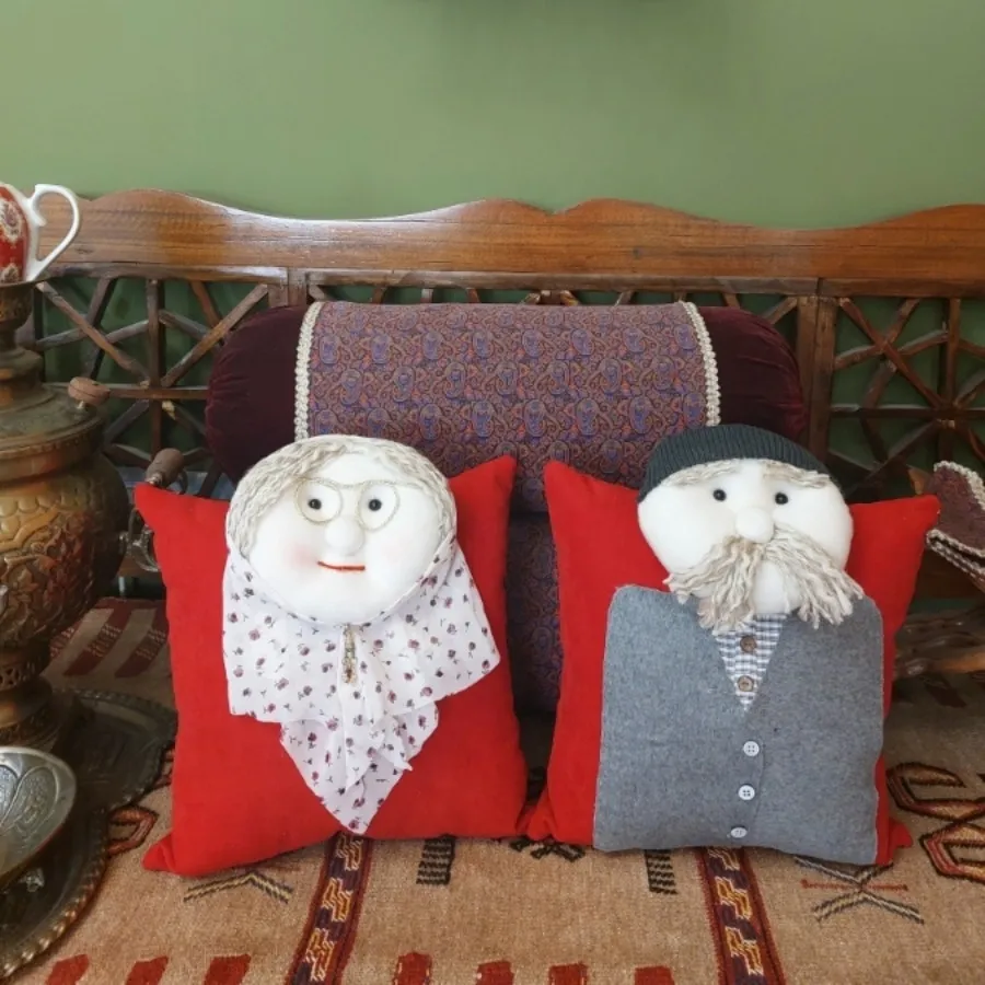 کوسن عروسکی