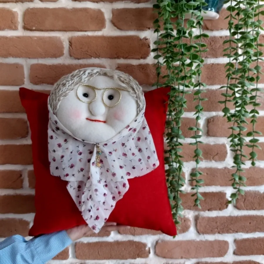 کوسن عروسکی