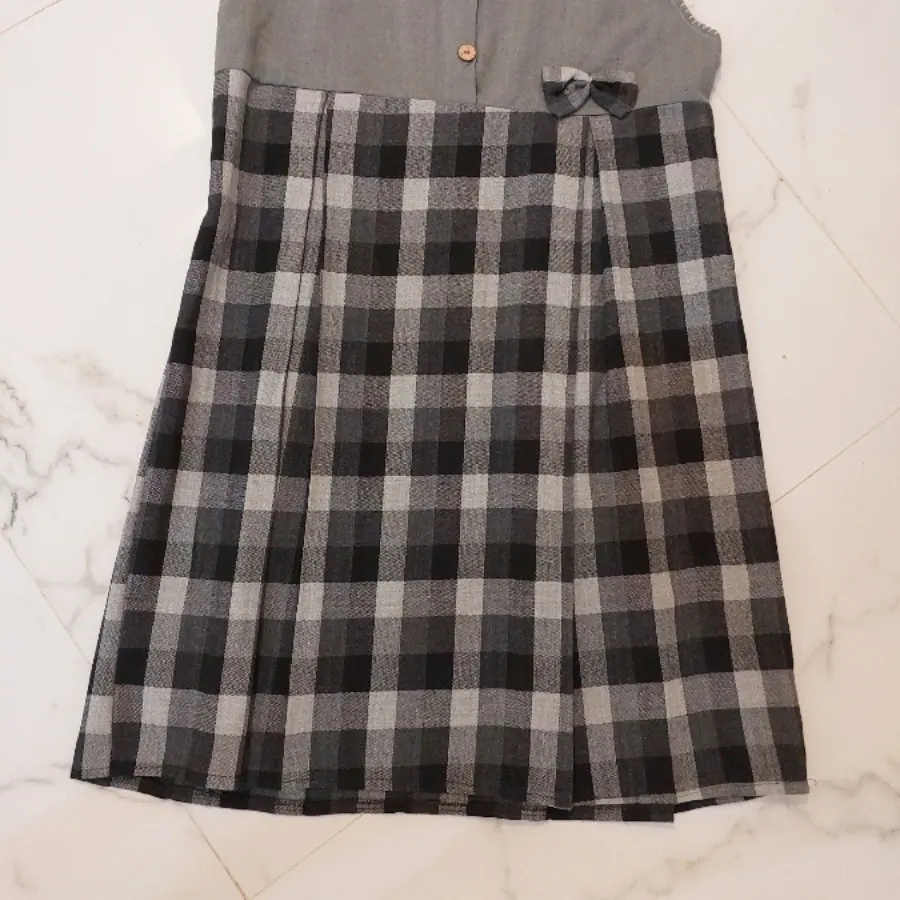 پیراهن گرم طوسی