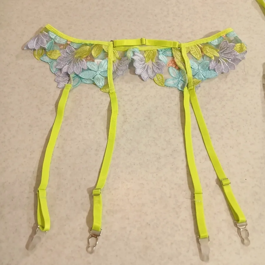 ست سوتین ، شورت و کمری جو