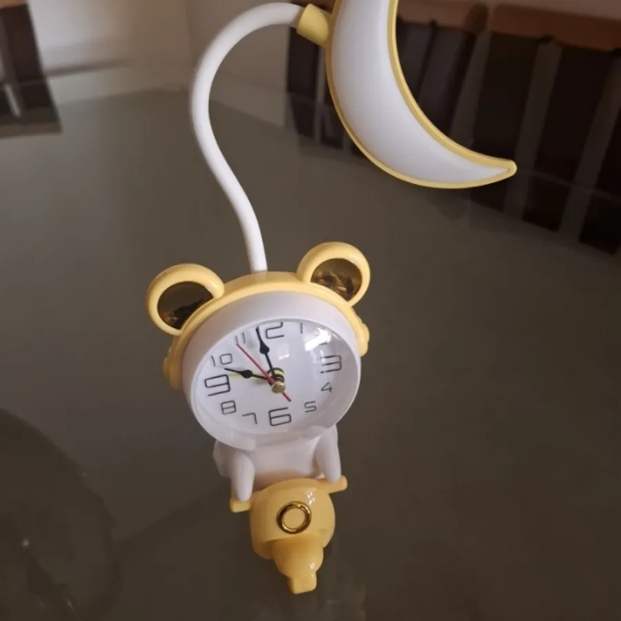 ساعت و چراغ خواب