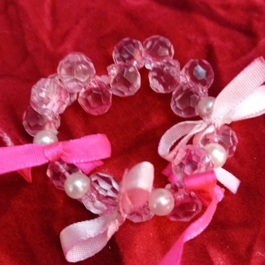 گردنبند و دستبند