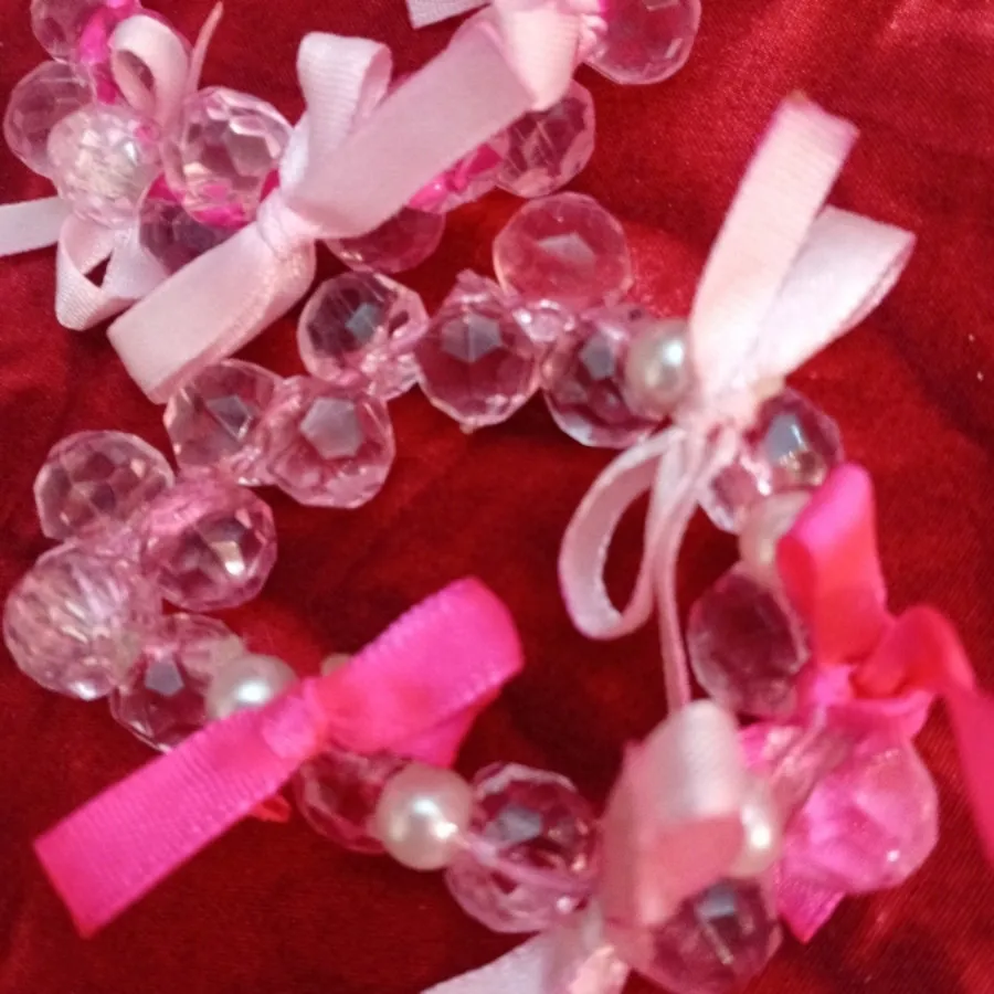 گردنبند و دستبند