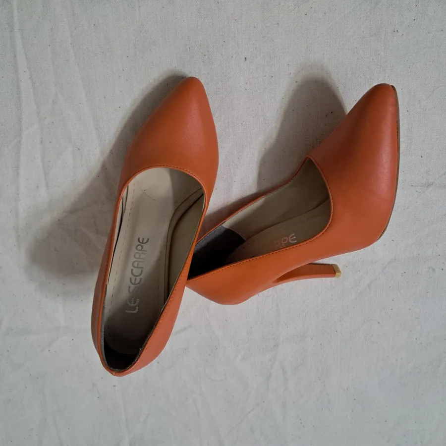 کفش پاشنه بلند