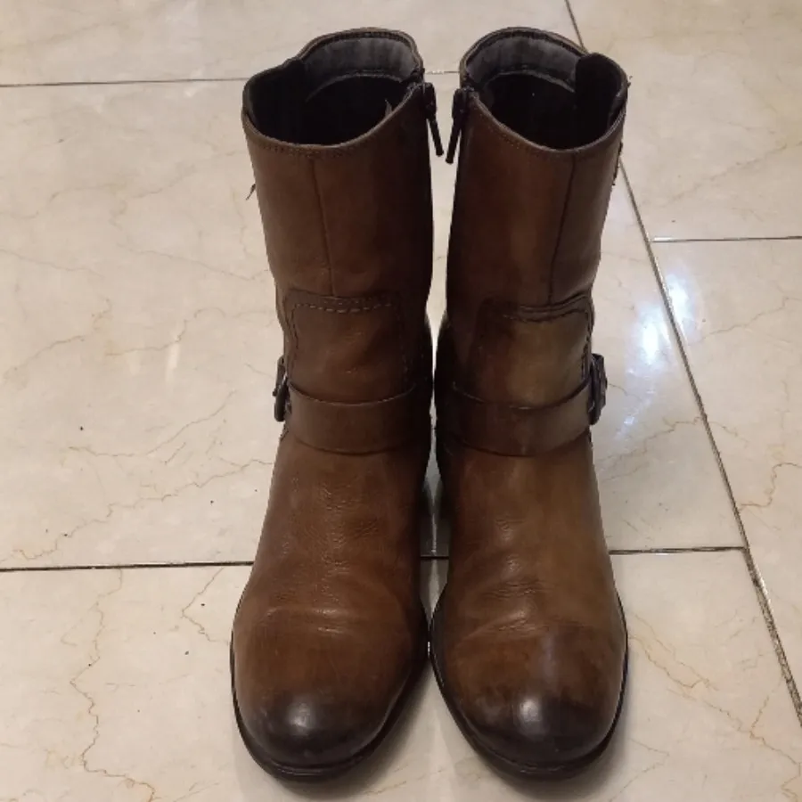 نیم چکمه چرم سایز 39