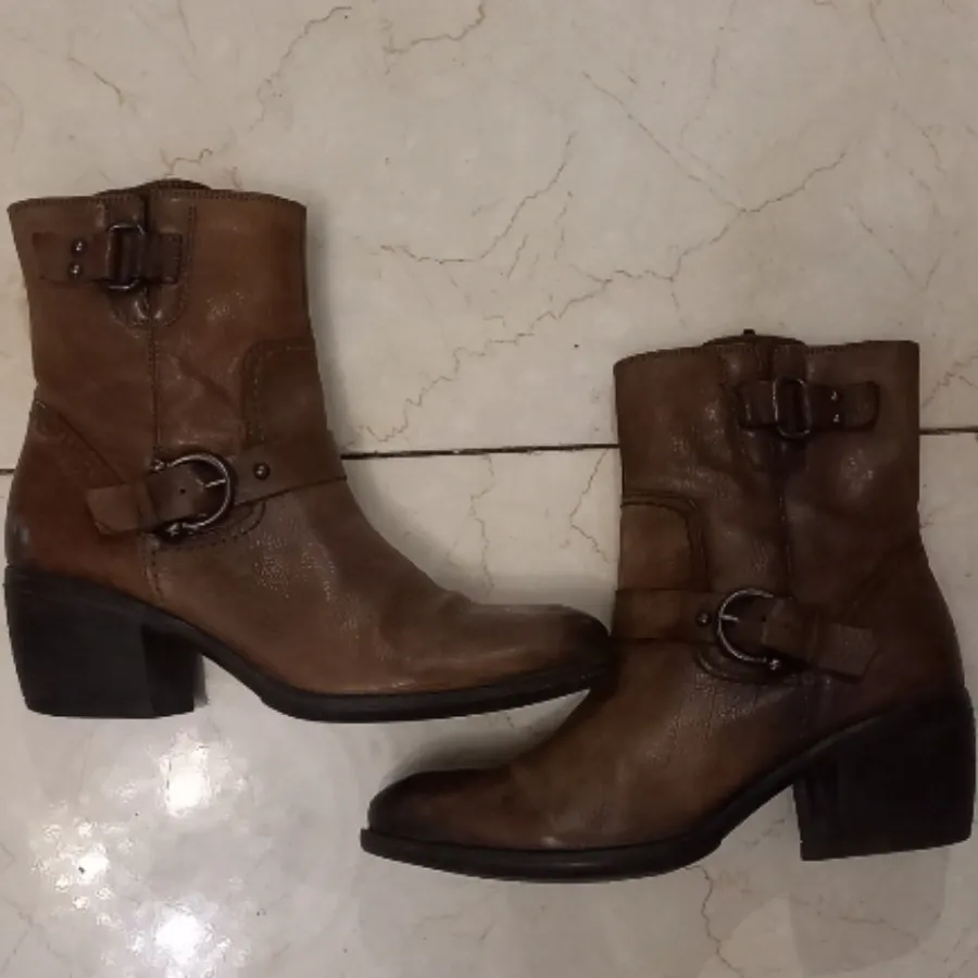 نیم چکمه چرم سایز 39