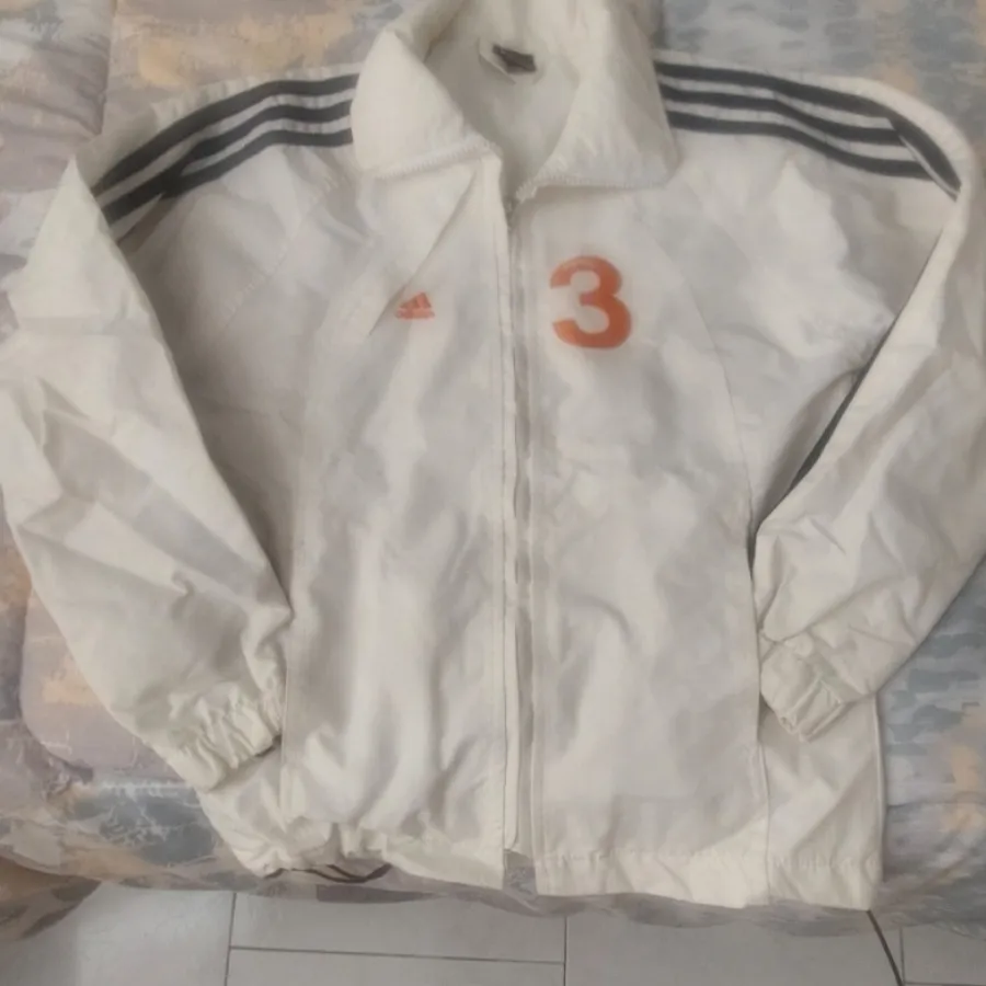 کاپشن آدیداس