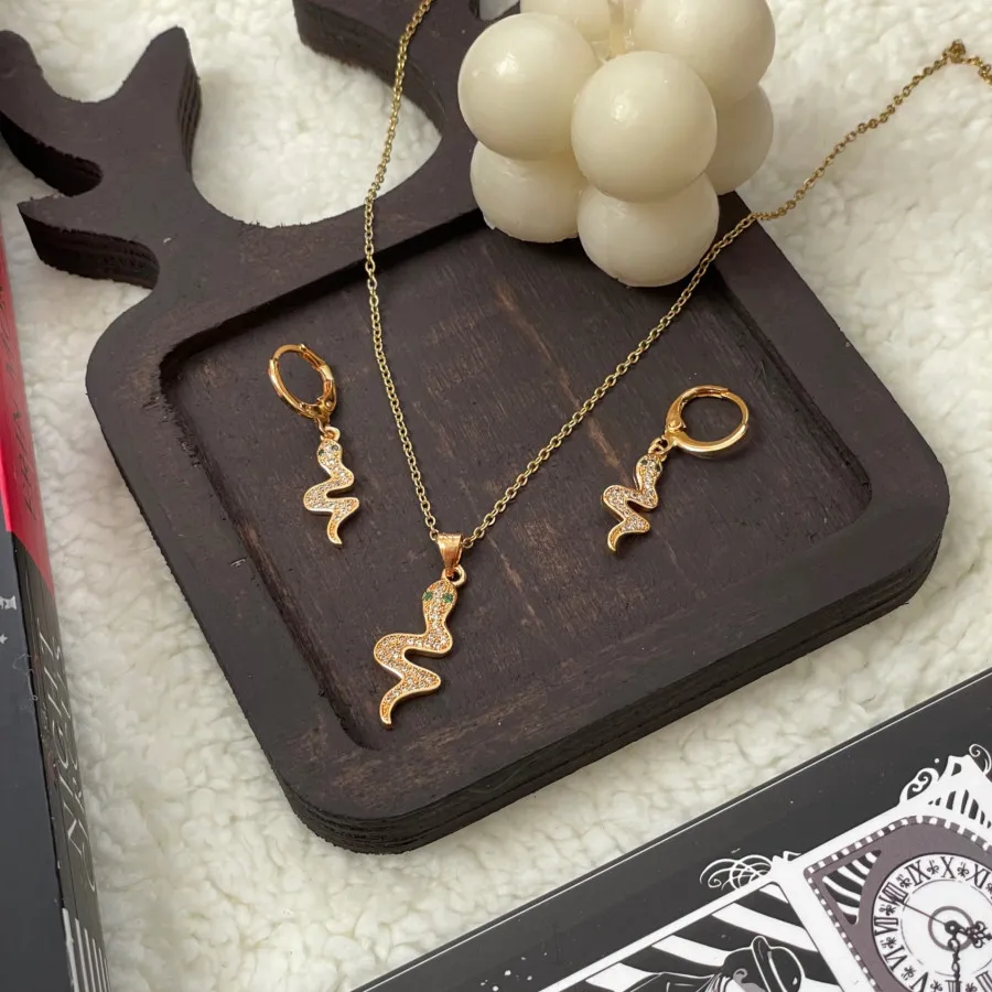 نیم ست مار طلایی