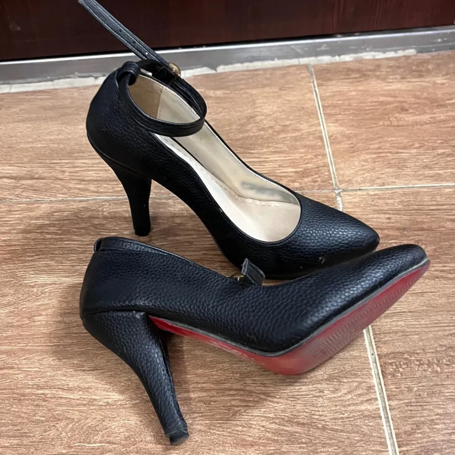 کفش پاشنه بلند