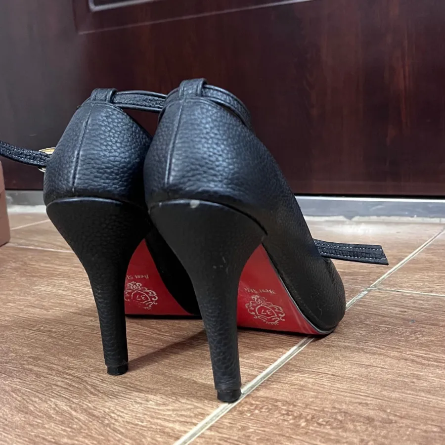 کفش پاشنه بلند