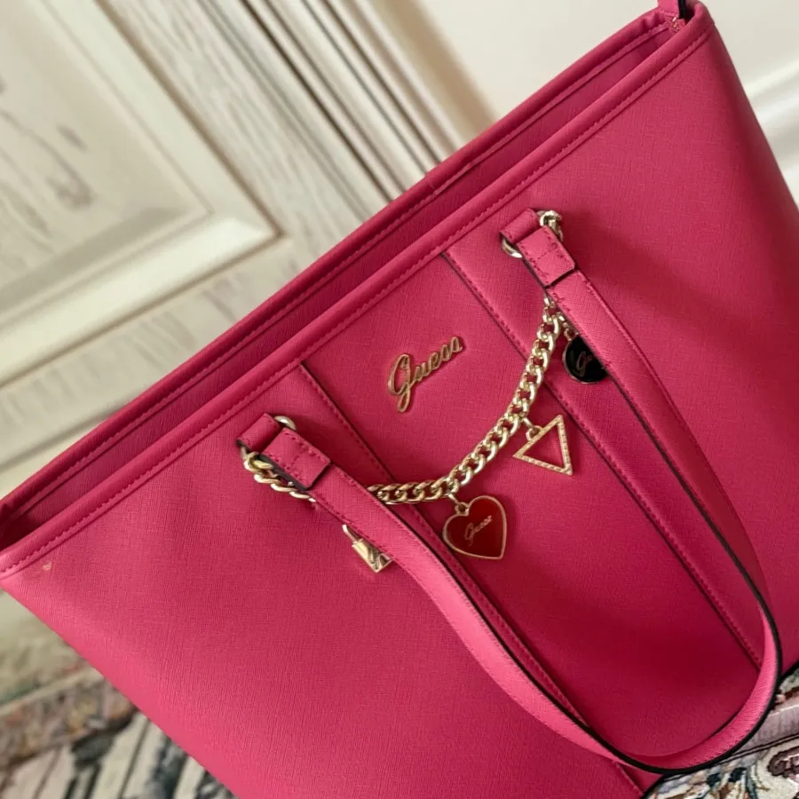 کیف صورتی گِس