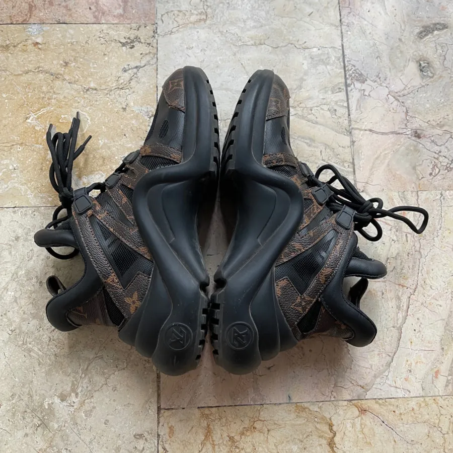 کتانی لویی ویتون