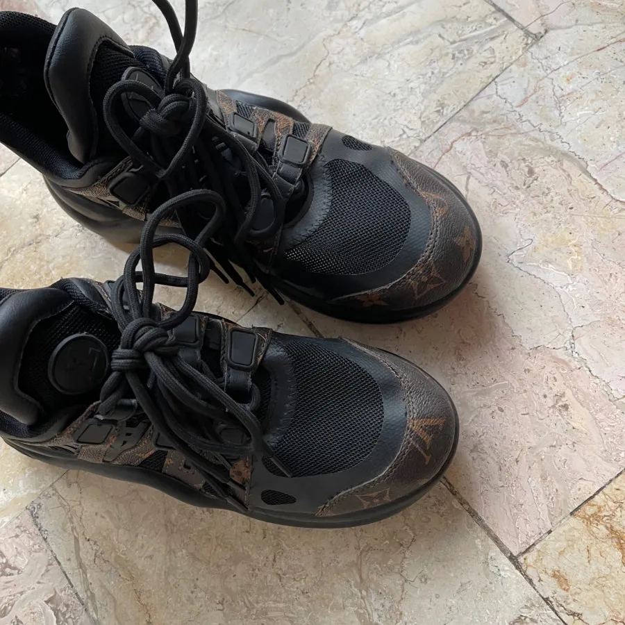 کتانی لویی ویتون