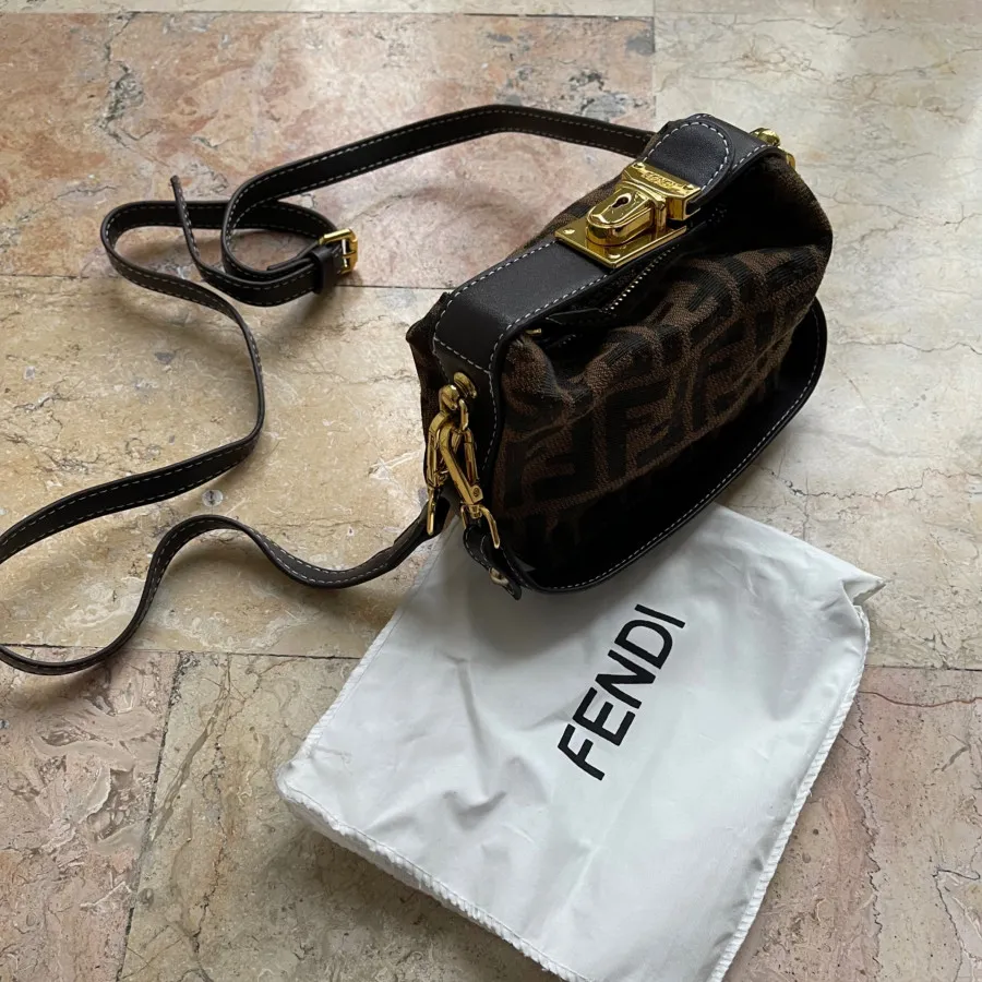 کیف مینی فندی