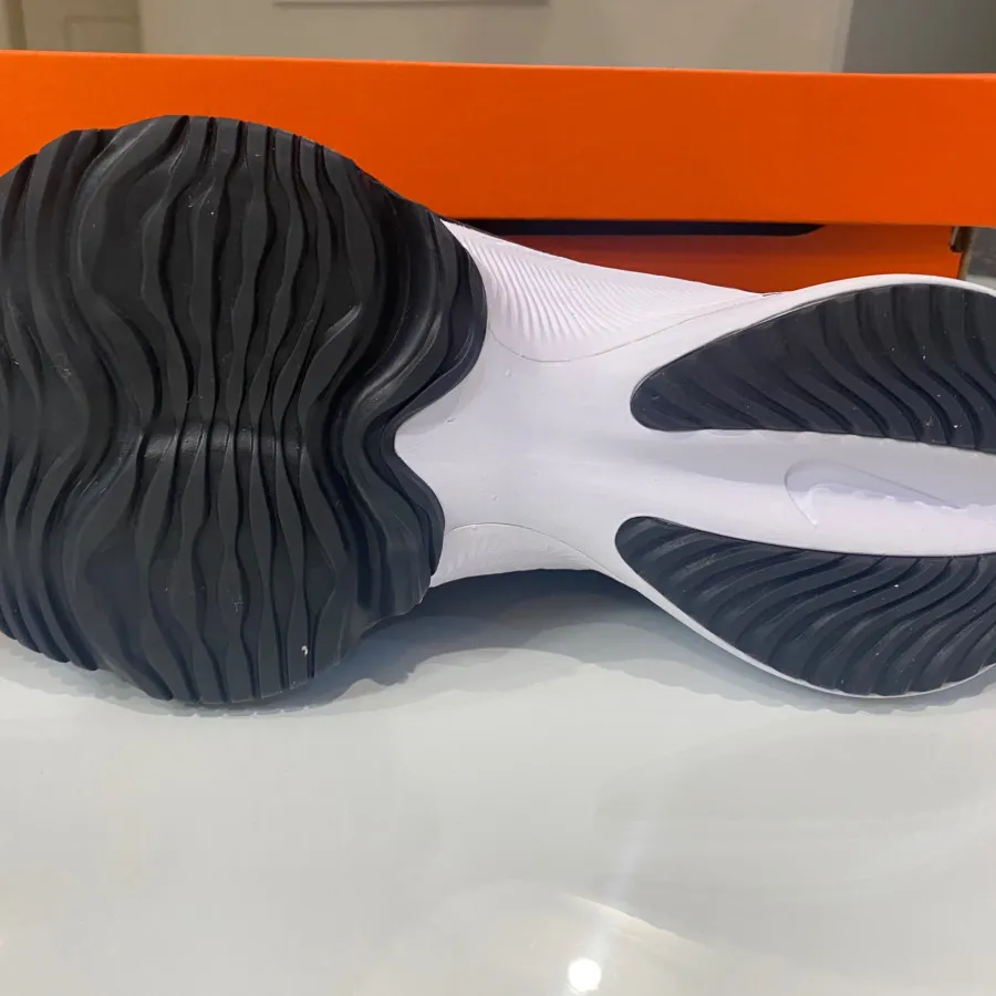 NIKE Air Zoom Tempo Next