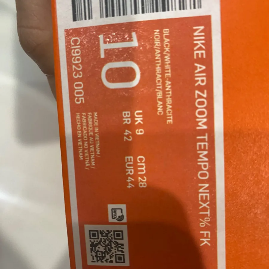 NIKE Air Zoom Tempo Next