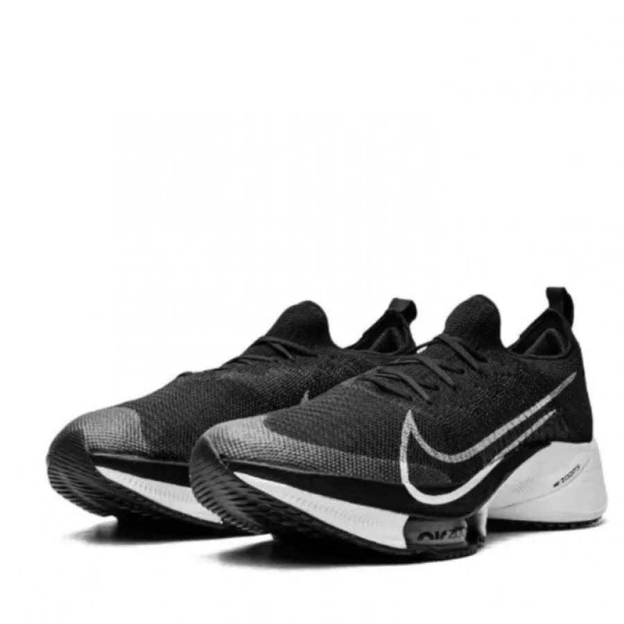 NIKE Air Zoom Tempo Next