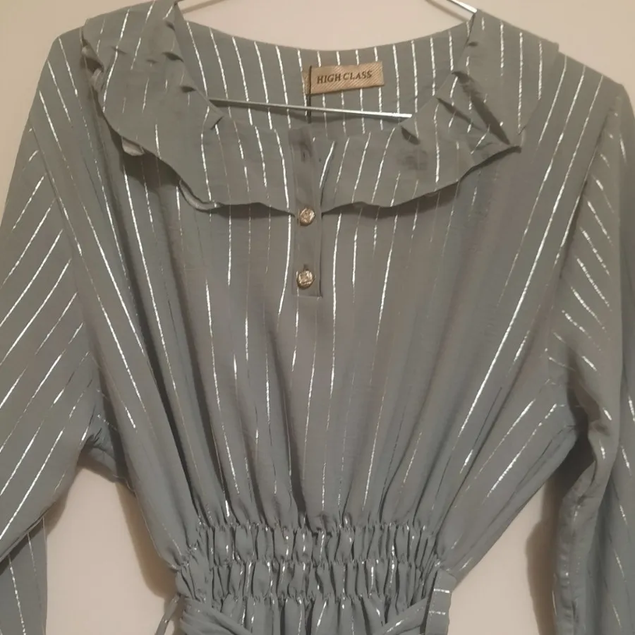 شومیز با خطهای نقره ای