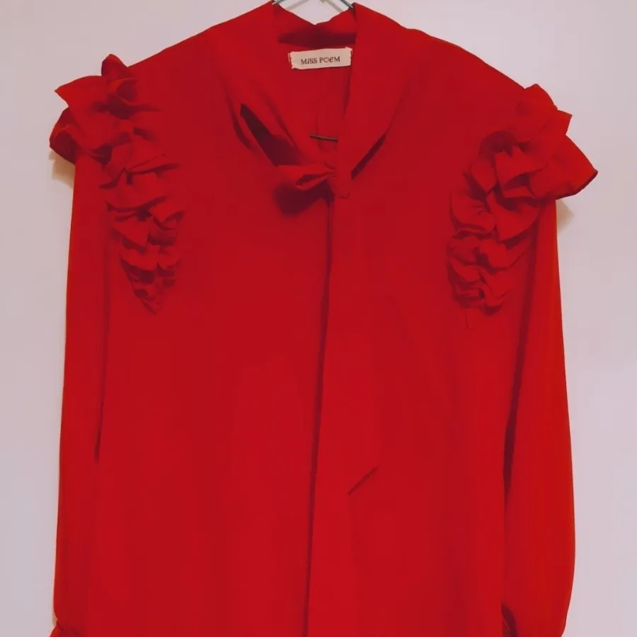 شومیز یقه کراواتی قرمز