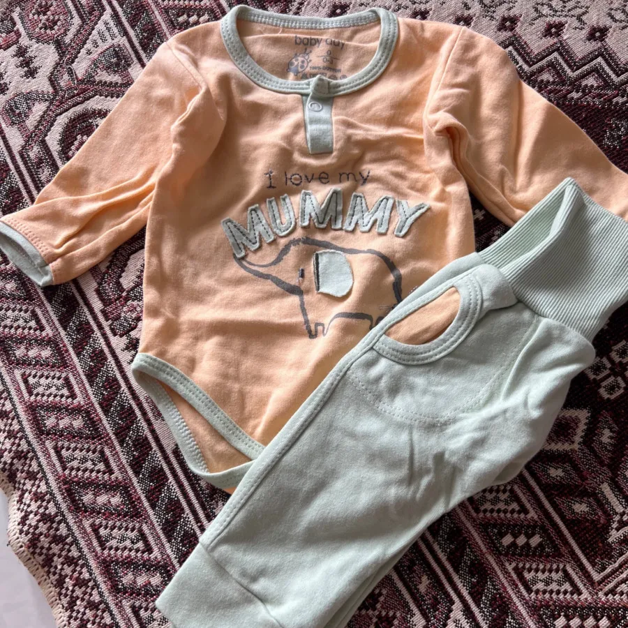 تعدادی ست نوزادی