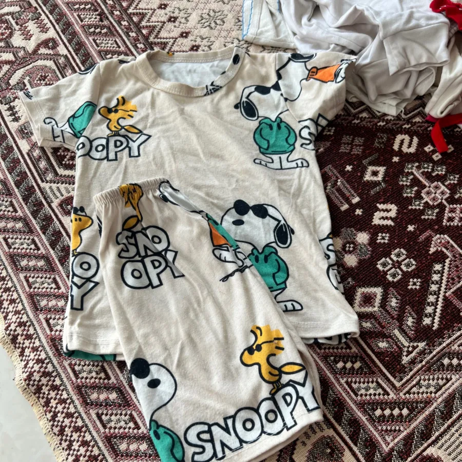 تعدادی لباس بچه