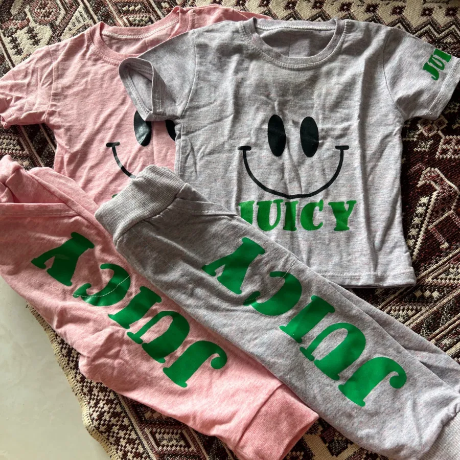 تعدادی لباس بچه