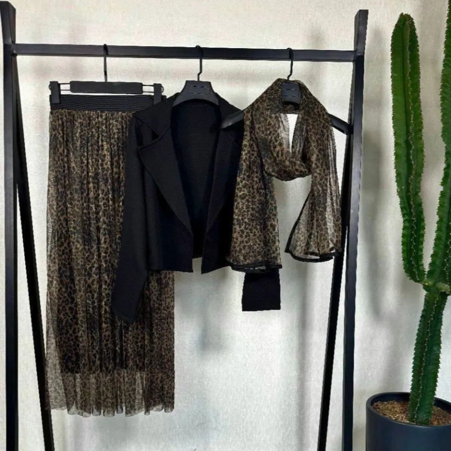 کت و دامن و شال