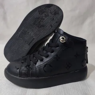 بوت  بچگانه